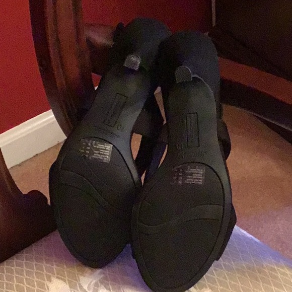 Black shoe - Picture 4 of 4